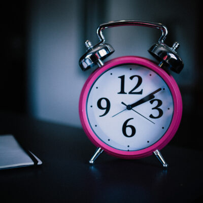 watch-hand-clock-time-number-alarm-clock-1031914-pxhere.com